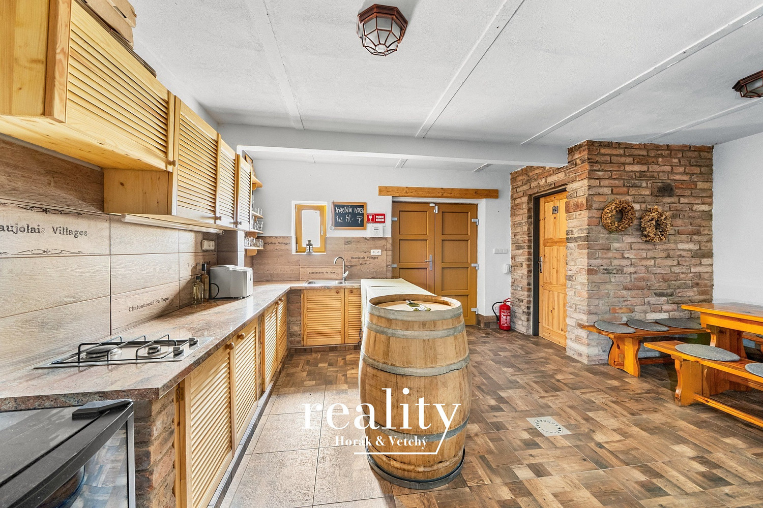 Prodej ubytovacího objektu 190 m² – fotografie 3