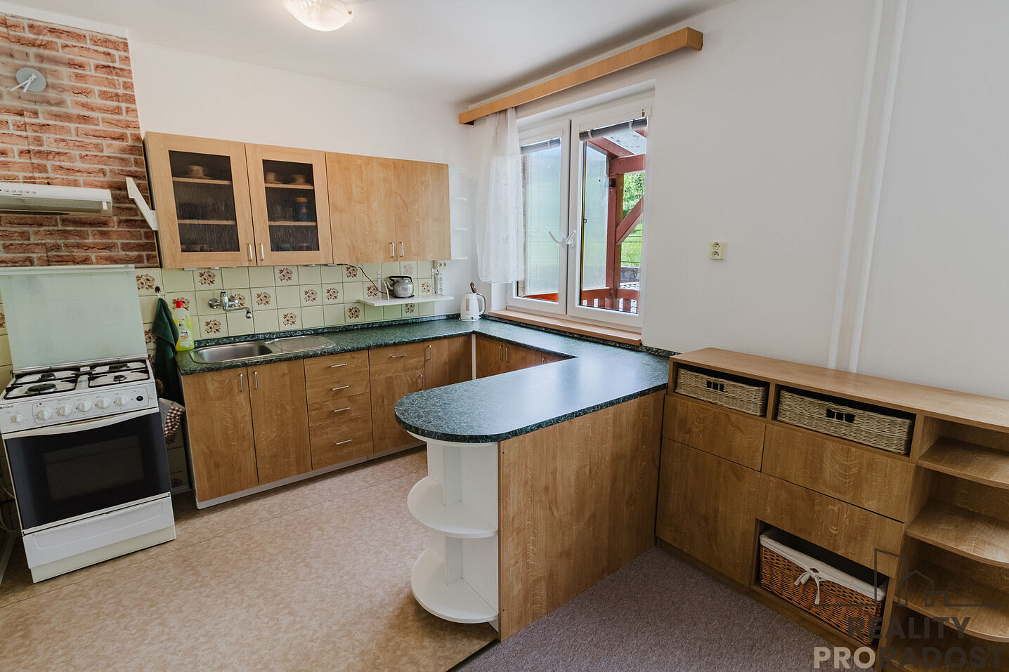 Prodej domu 200 m² s pozemkem 464 m² – fotografie 2
