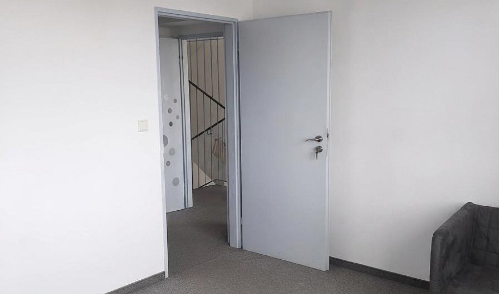 Pronájem kanceláře 22 m², Nové Strašecí – náhled fotky 2