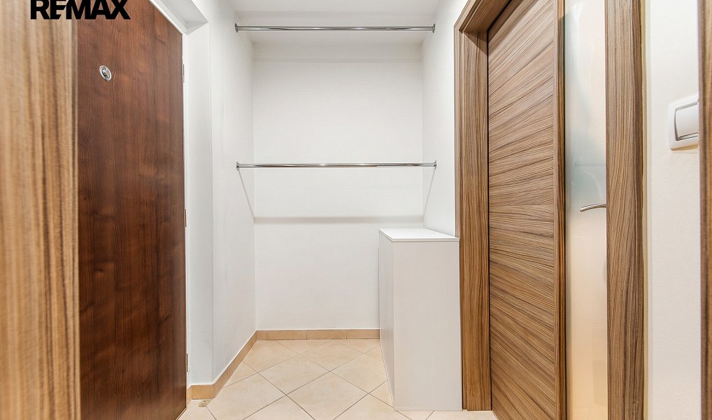 Prodej bytu 1+kk 34 m², Praha – náhled fotky 12
