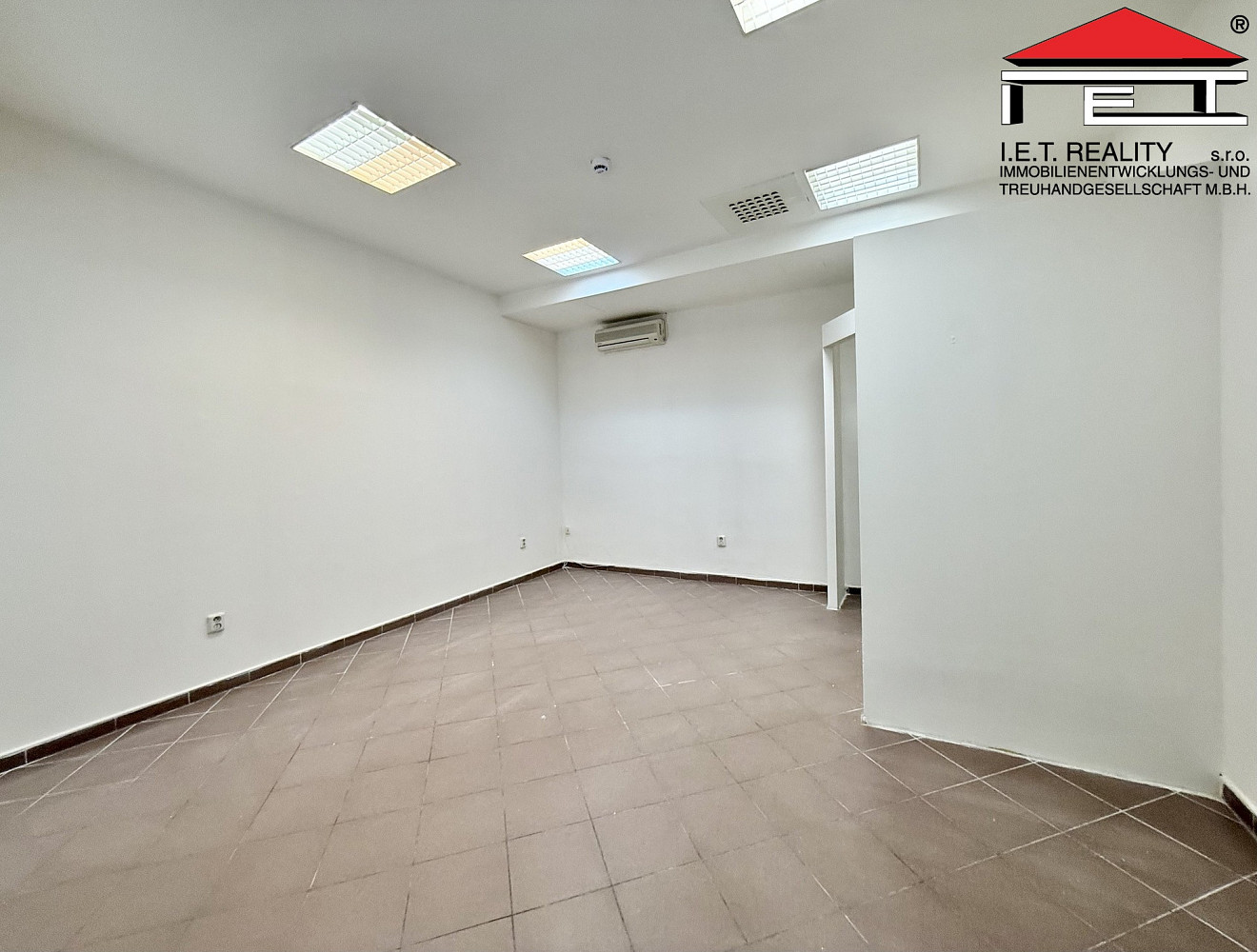 Pronájem obchodních prostor 25 m² – fotografie 5