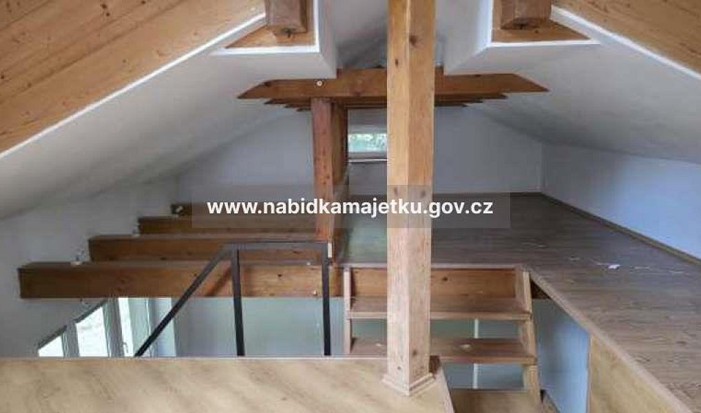 Prodej domu 340 m² s pozemkem 144 m², Zlín – náhled fotky 10