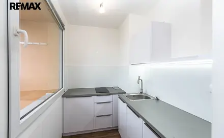 Pronájem bytu 1+kk 32 m², Čs. armády, Kladno