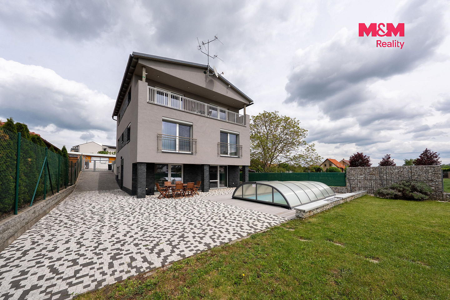 Prodej domu 233 m² s pozemkem 570 m²