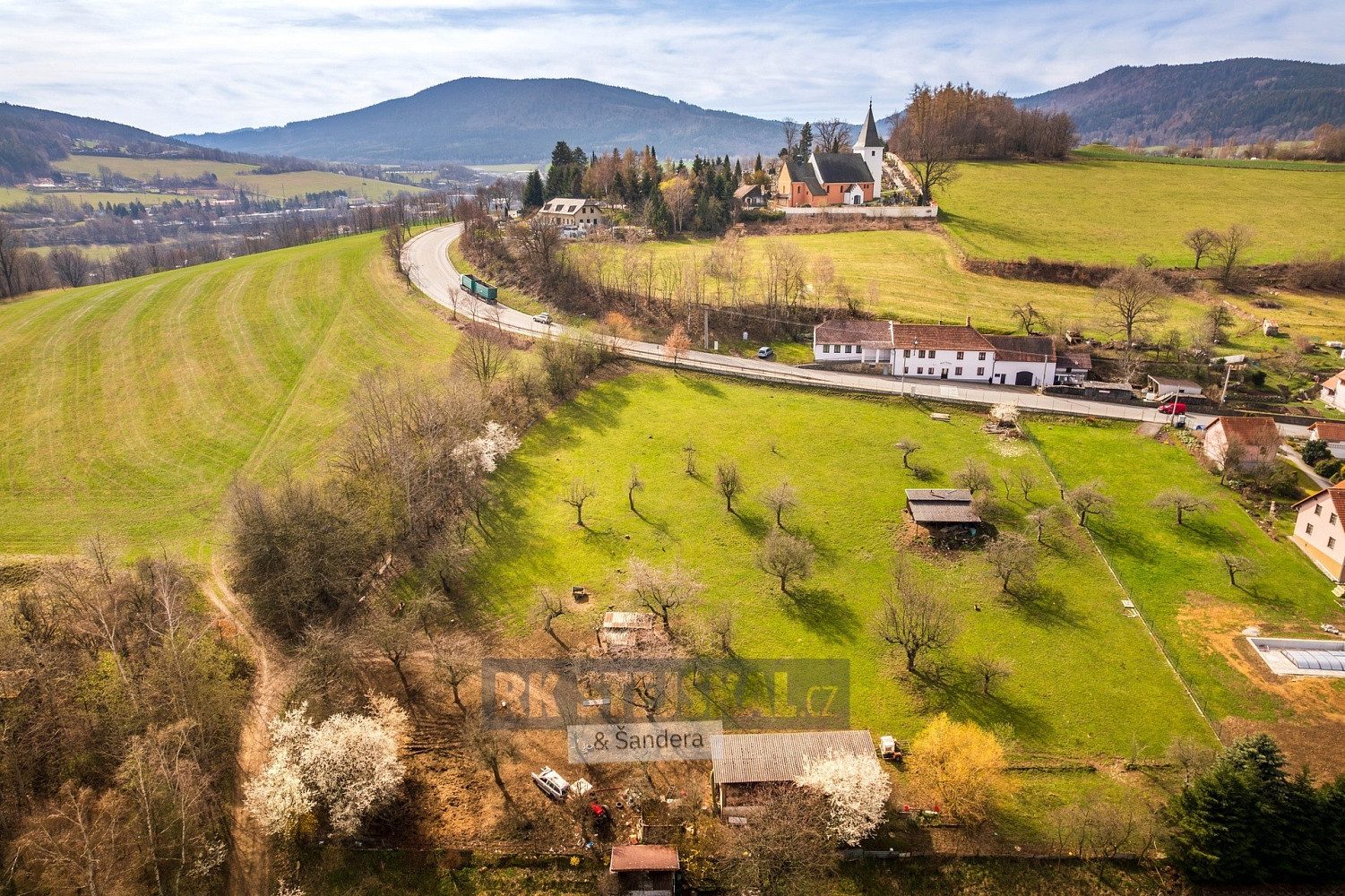 Prodej stavebního pozemku 2 109 m² – pohled 6