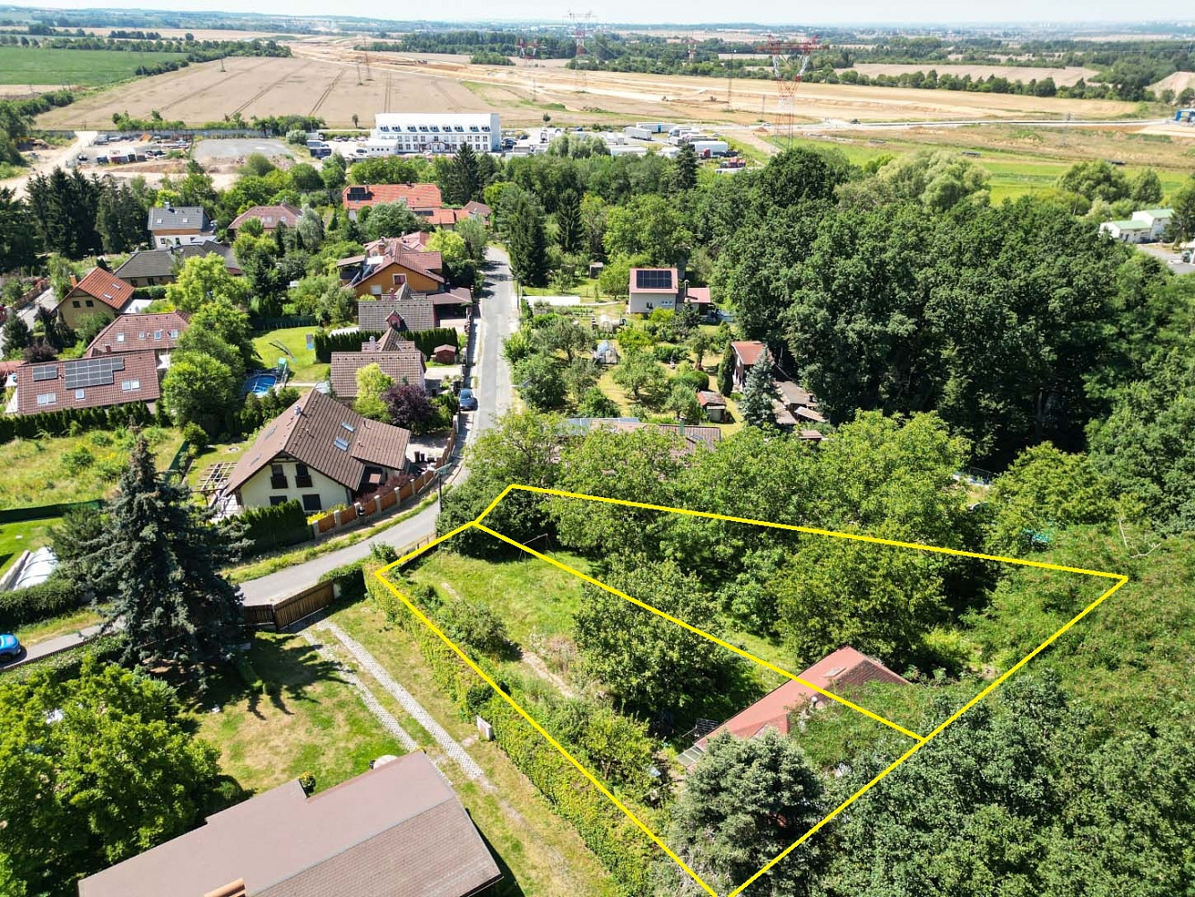 Prodej stavebního pozemku 718 m² – fotografie 2