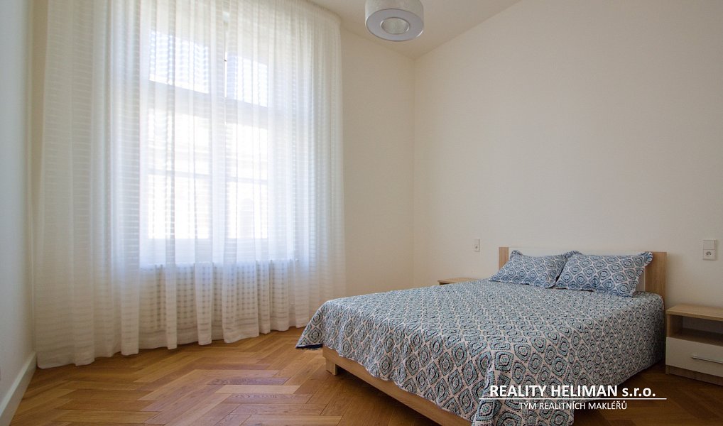 Pronájem bytu 2+kk 72 m², Praha – náhled fotky 3