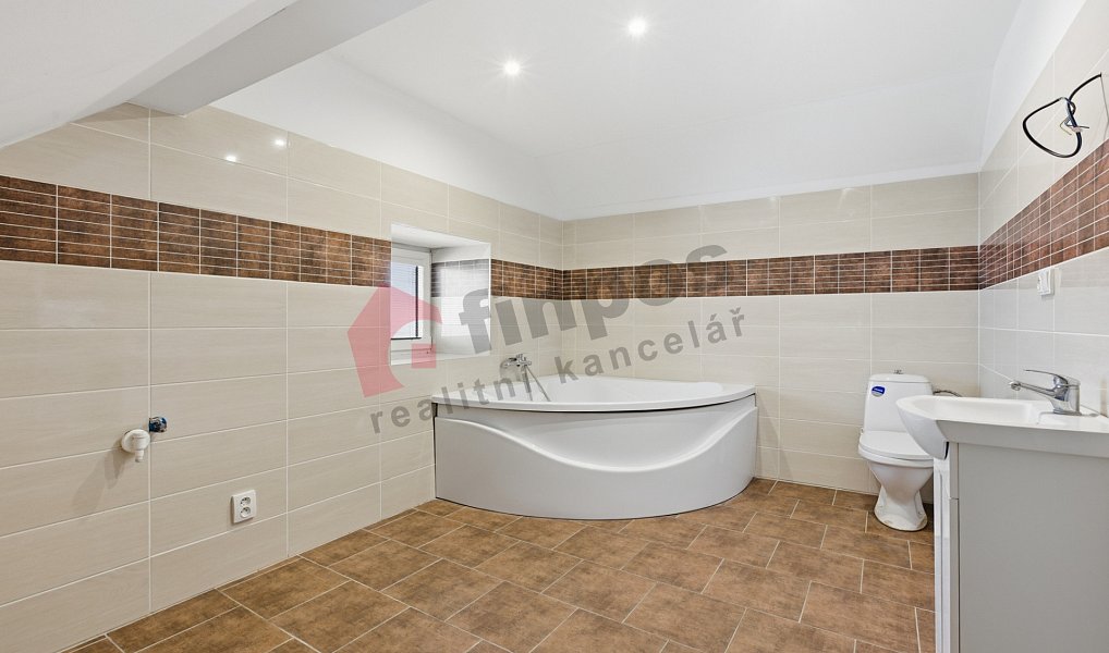 Prodej domu 282 m² s pozemkem 409 m², Velemín – náhled fotky 19
