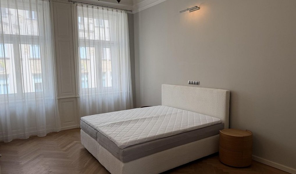 Pronájem bytu 3+1 154 m², Praha – náhled fotky 14