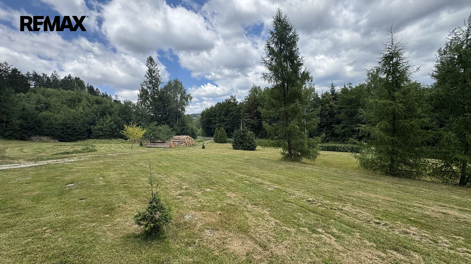 Prodej stavebního pozemku 805 m² – fotografie 3