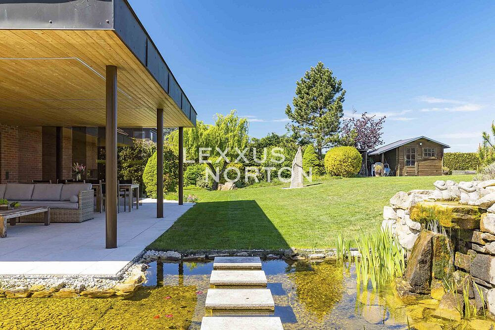 Prodej domu 343 m² s pozemkem 2 363 m² — photo 2