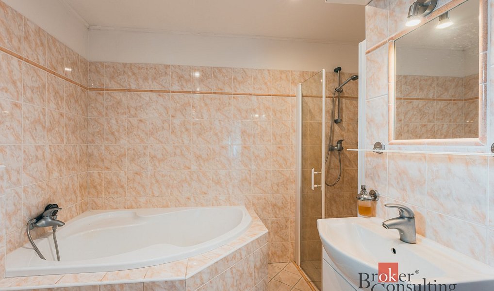 Prodej komerčního objektu (jiného typu) 400 m², Karlovy Vary – náhled fotky 4