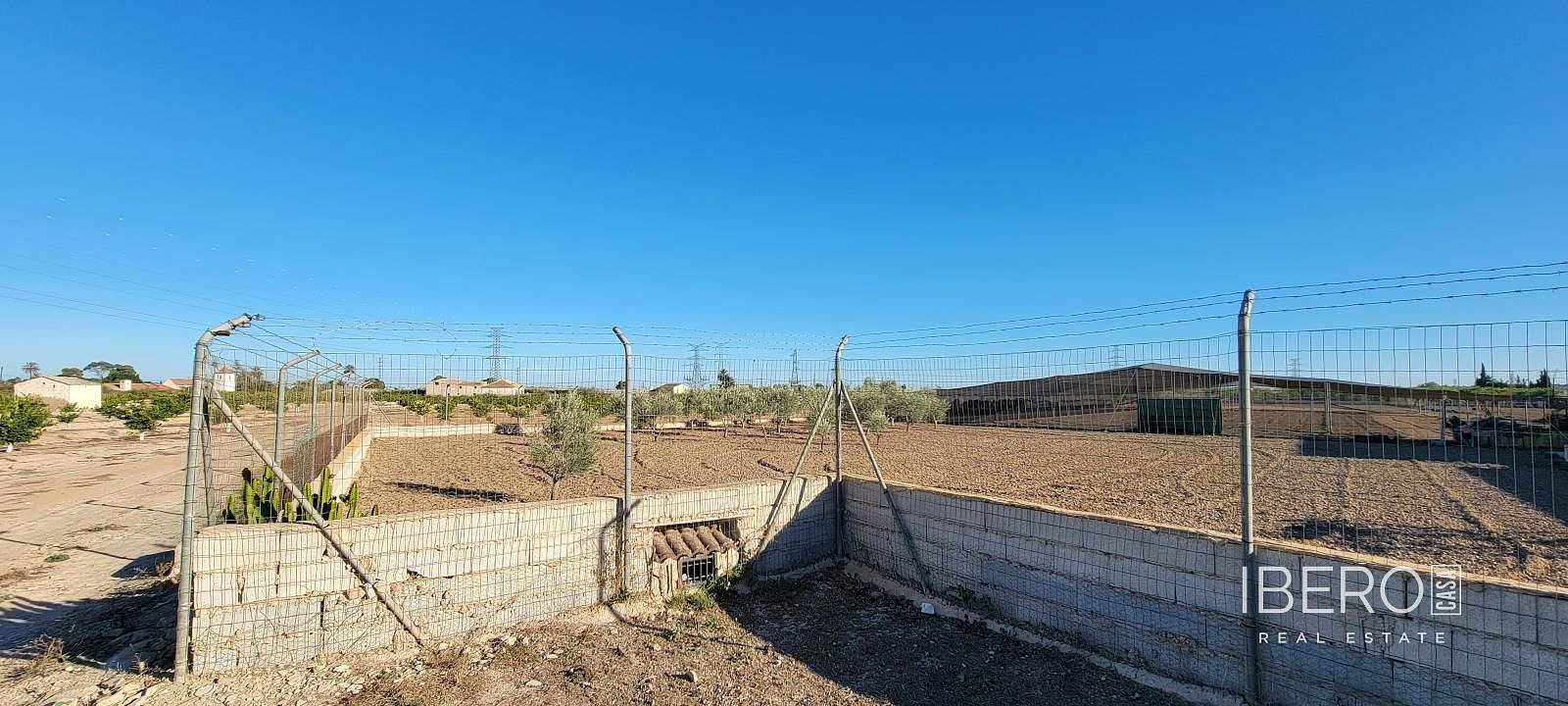 Prodej domu 1 013 m² s pozemkem 12 662 m² — photo 4