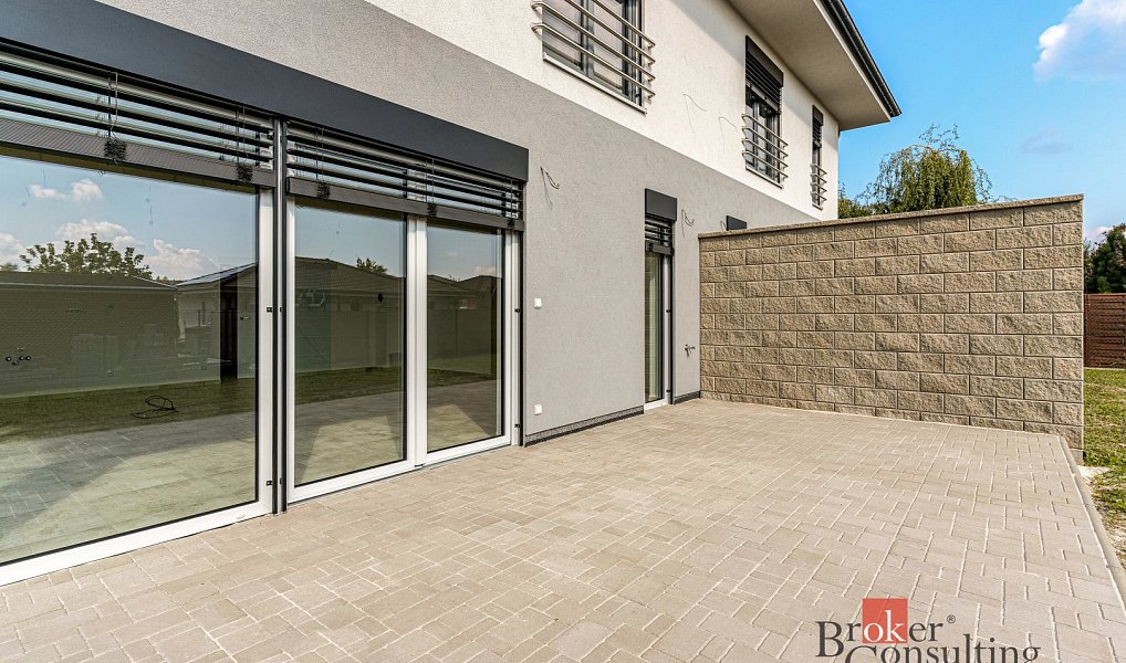 Prodej domu 160 m² s pozemkem 331 m², Milovice – náhled fotky 29