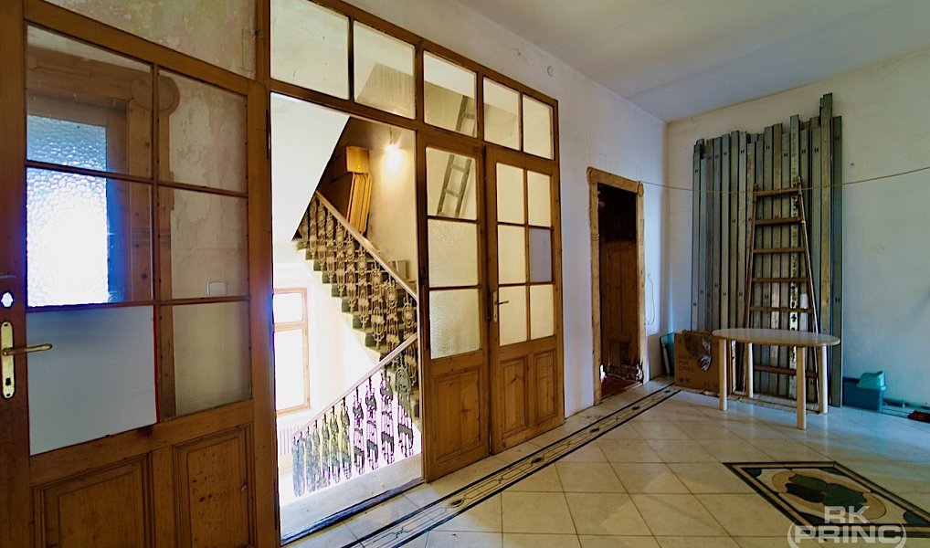 Prodej domu 657 m² s pozemkem 891 m², Hrobce – fotka 1 z 22