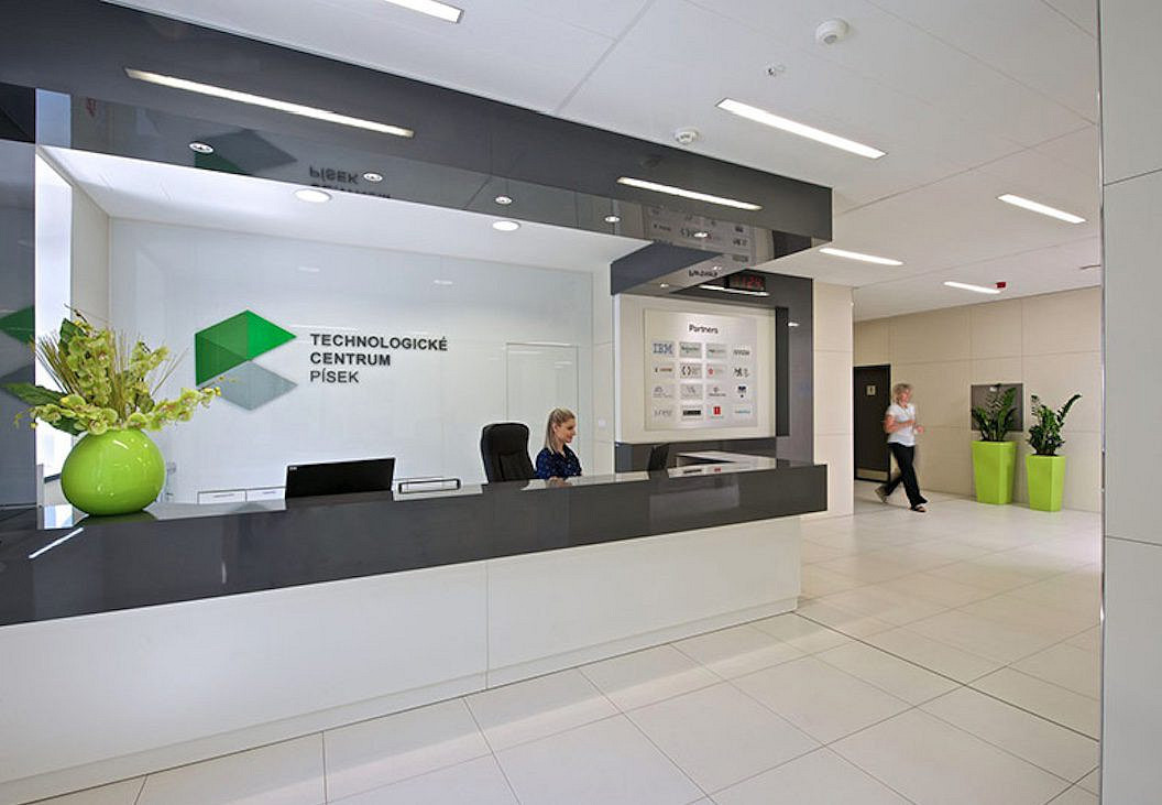 Pronájem kanceláře 553 m² – fotografie 2