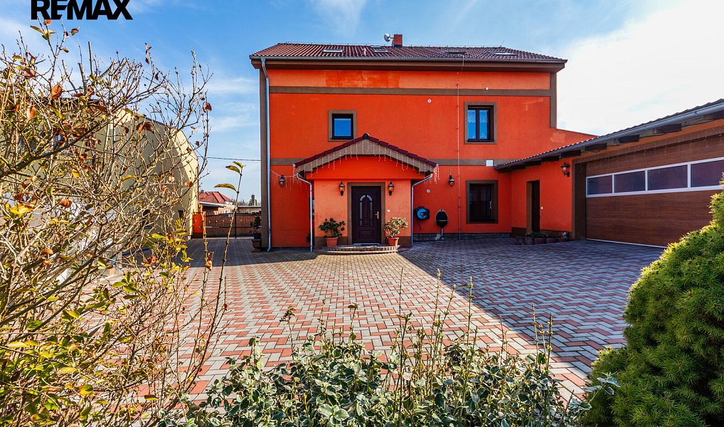 Prodej ubytovacího objektu 309 m², Kněževes – náhled fotky 41