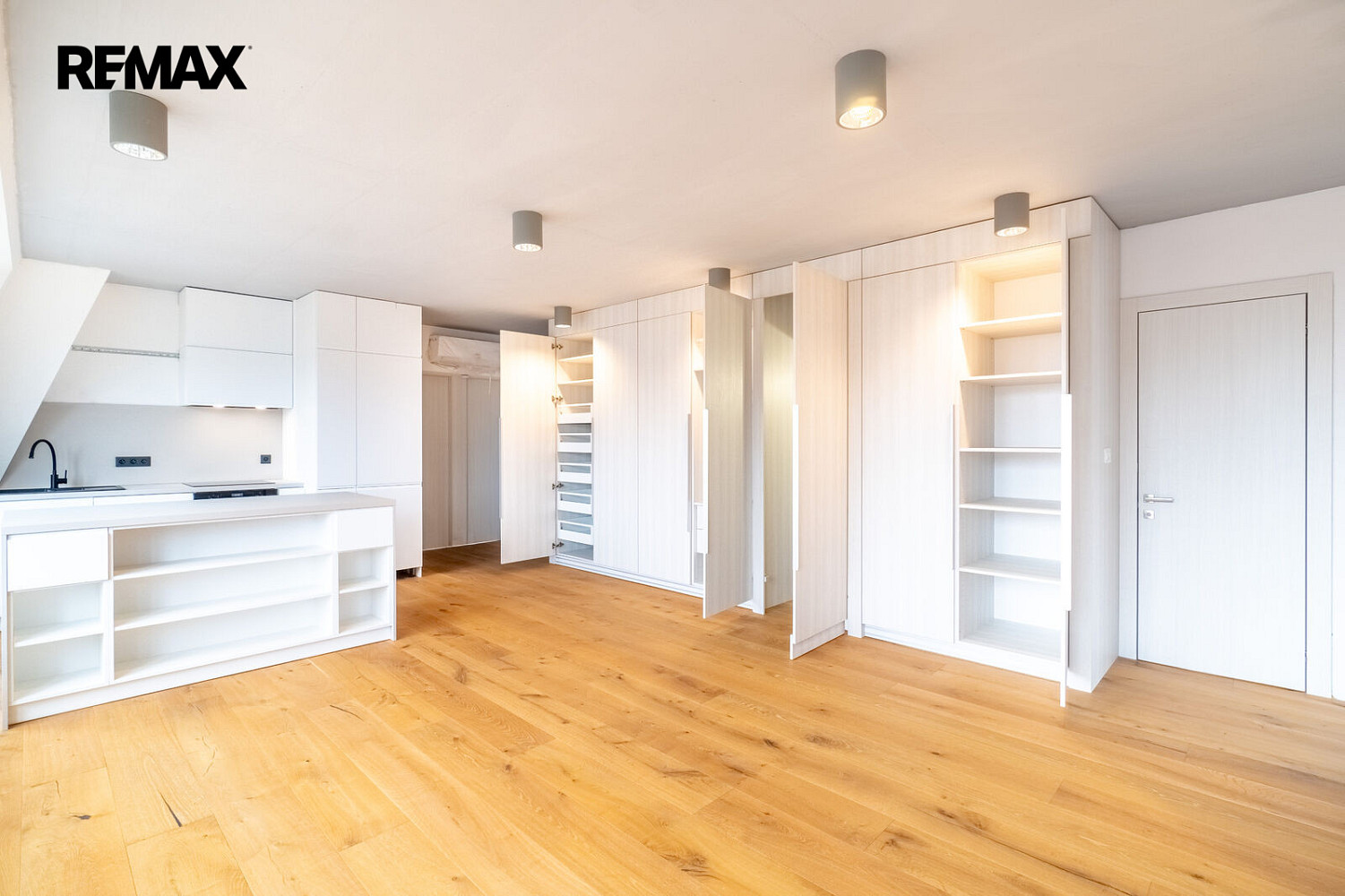 Pronájem bytu 5+kk 136 m²