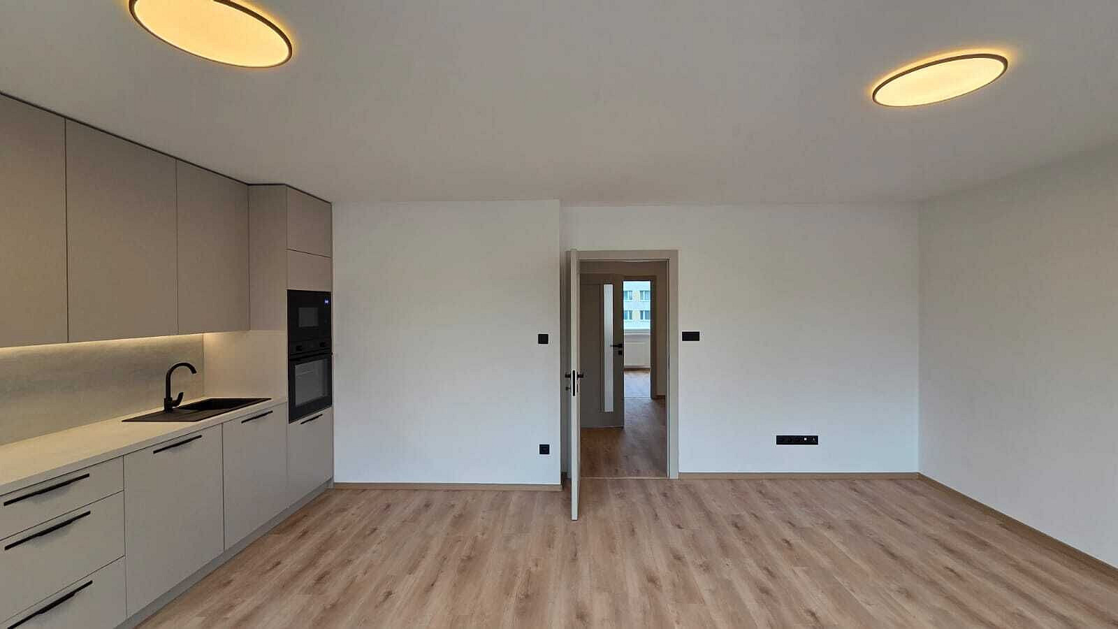 Pronájem bytu 3+kk 67 m² — photo 3