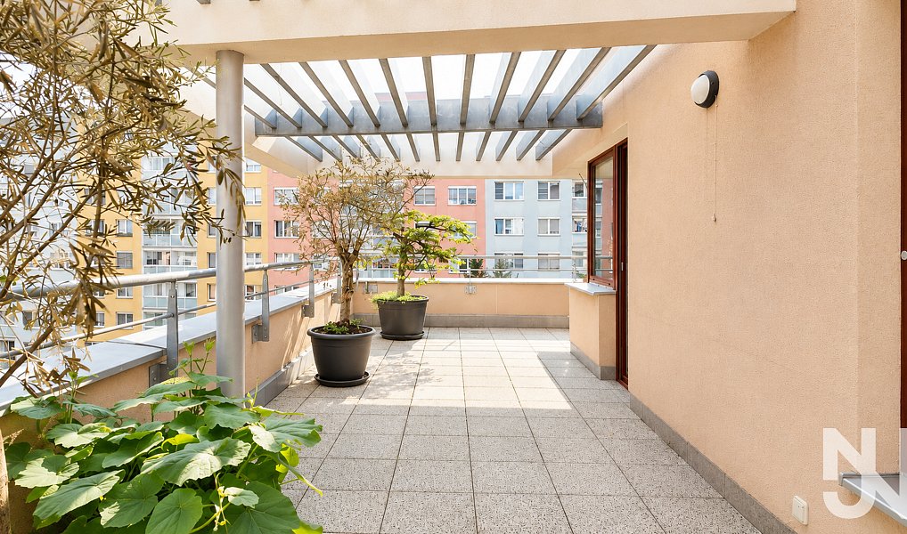 Prodej bytu 5+1 130 m², Praha – náhled fotky 4