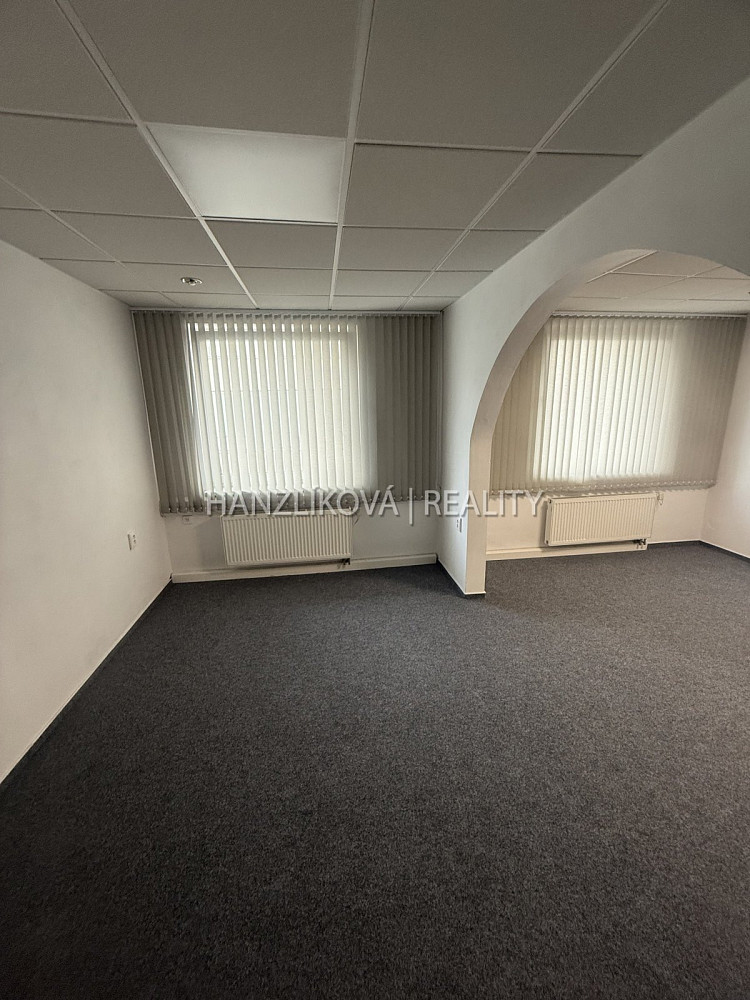 Pronájem kanceláře 24 m² – fotografie 4