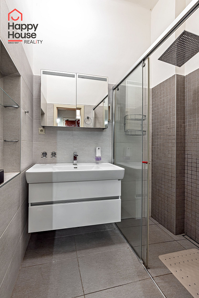 Pronájem bytu 2+1 65 m² – fotografie 4