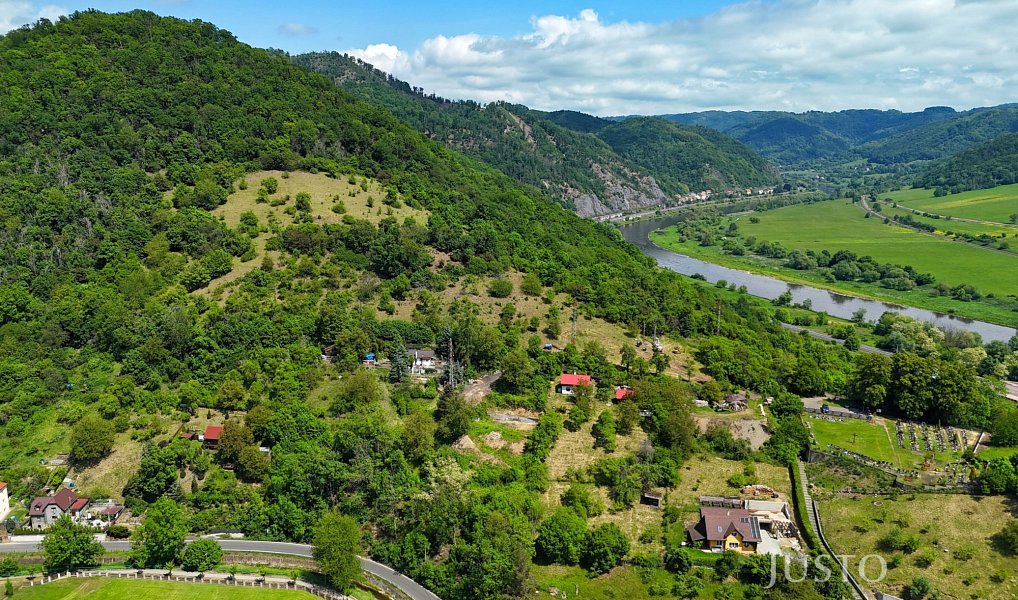 Prodej stavebního pozemku 2 519 m², Povrly – náhled fotky 9
