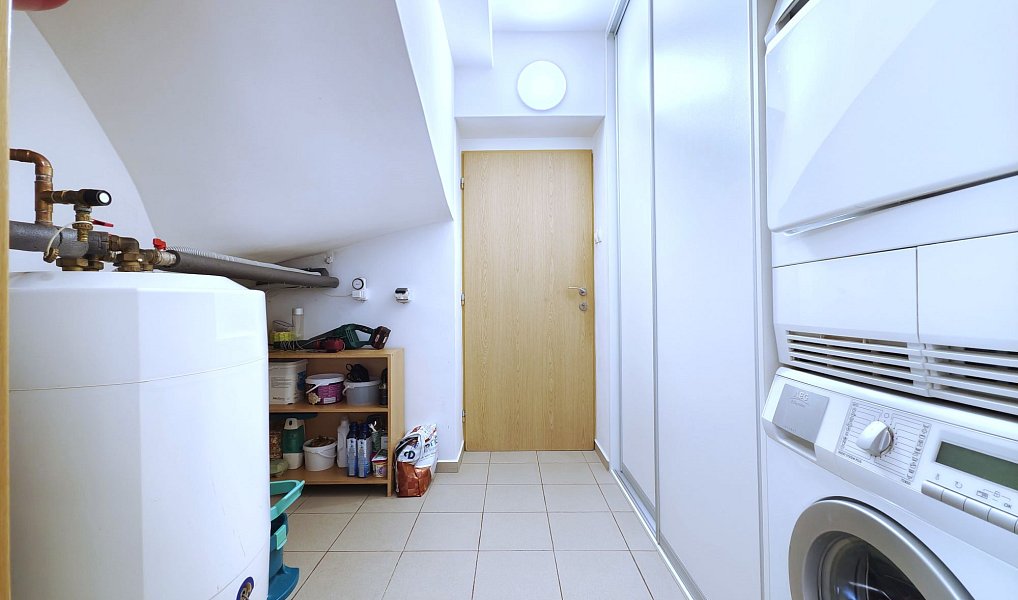 Prodej domu 224 m² s pozemkem 816 m², Nový Vestec – náhled fotky 35