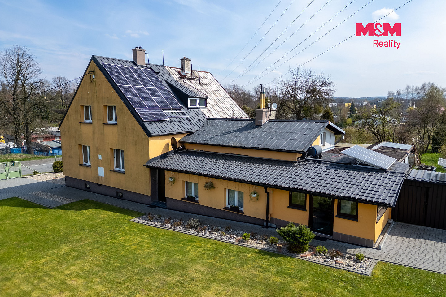 Prodej domu 220 m² s pozemkem 810 m² – fotografie 2