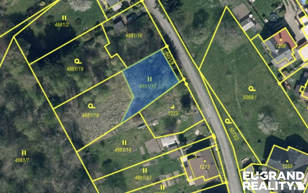 Prodej stavebního pozemku 992 m² – fotografie 2