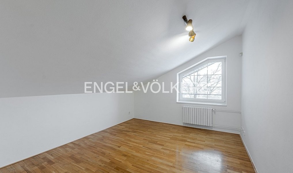Pronájem domu 350 m² s pozemkem 761 m², Průhonice – náhled fotky 8