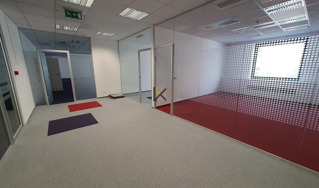 Pronájem kanceláře 235 m², Praha – náhled fotky 4