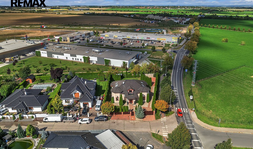 Prodej domu 285 m² s pozemkem 968 m², Šestajovice – náhled fotky 38
