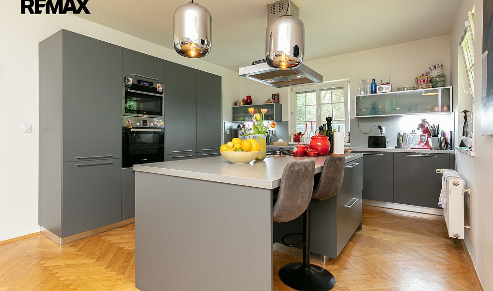 Pronájem domu 302 m² s pozemkem 737 m², Praha – náhled fotky 6