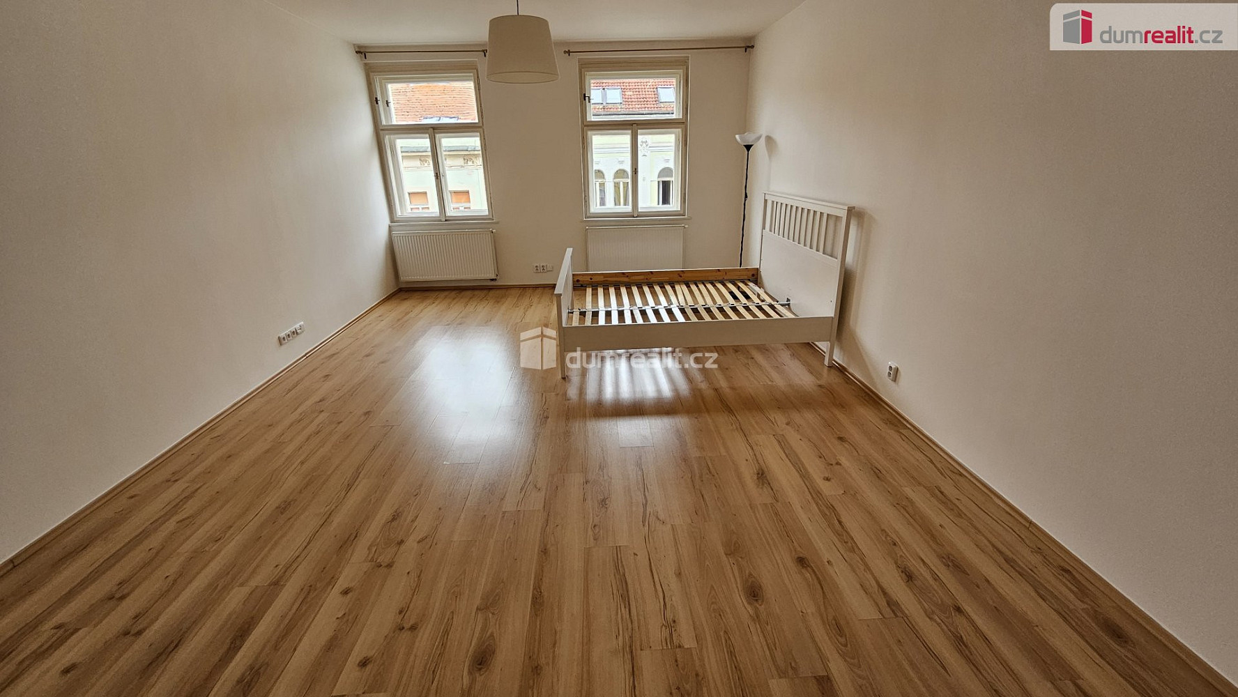 Pronájem bytu 1+1 65 m² – pohled 2