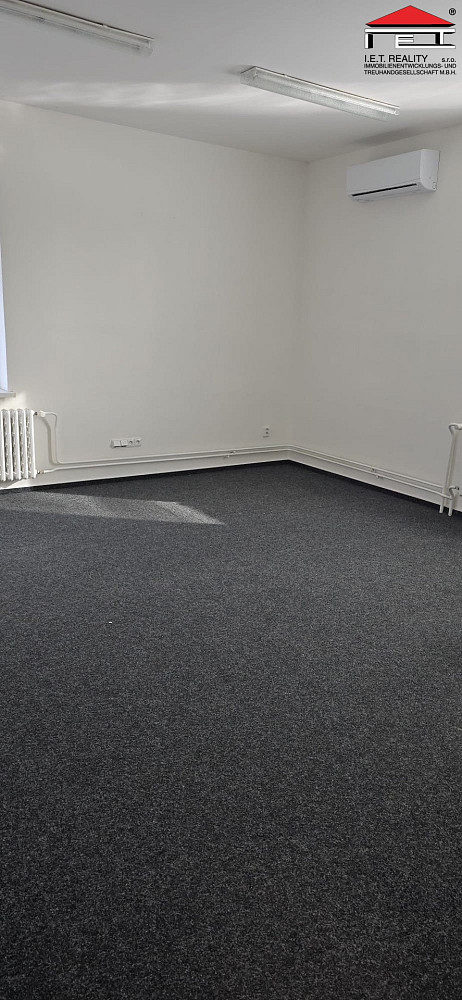 Pronájem kanceláře 24 m² — photo 2