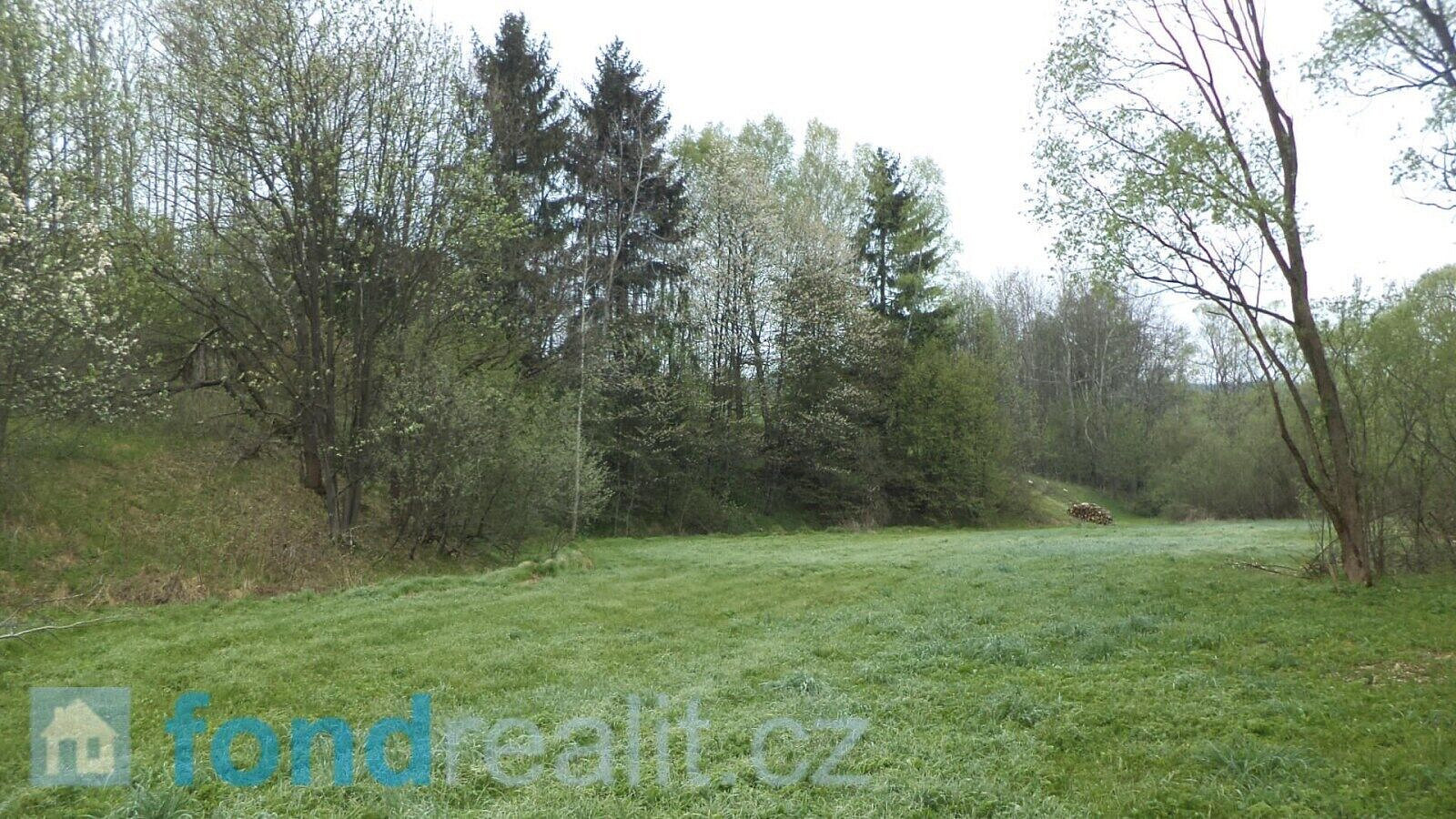 Prodej pozemku 8 296 m²