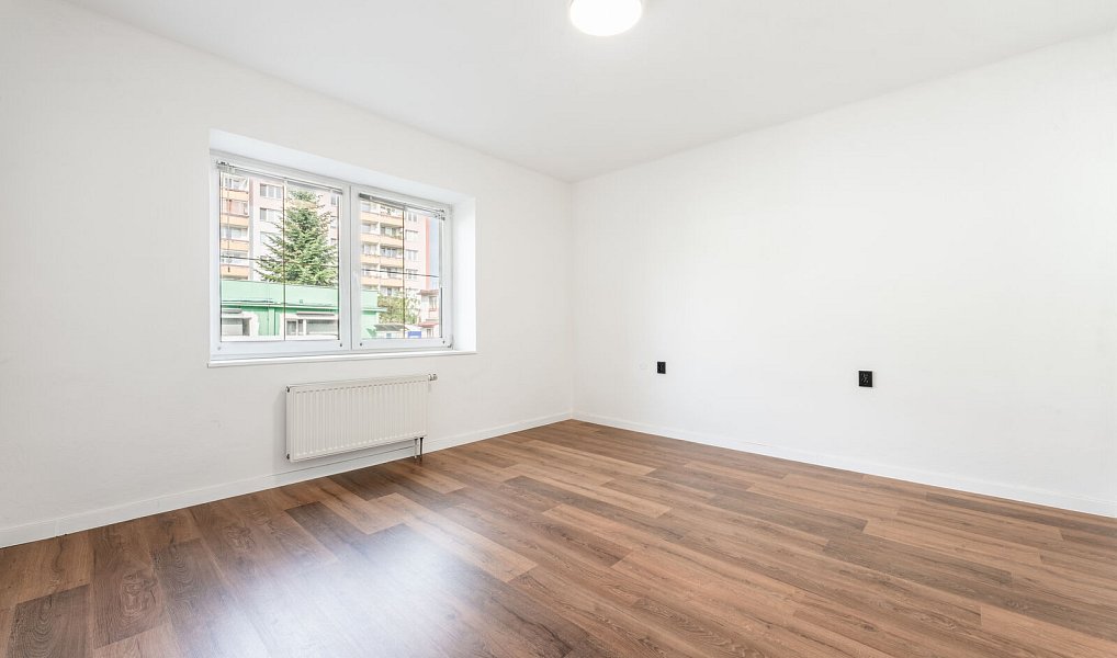 Pronájem bytu 3+1 82 m², Opava – náhled fotky 12
