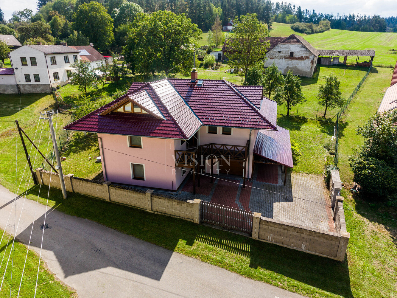 Prodej domu 238 m² s pozemkem 811 m²