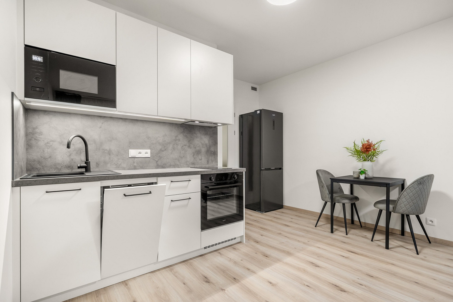 Pronájem bytu 1+kk 33 m² — photo 3
