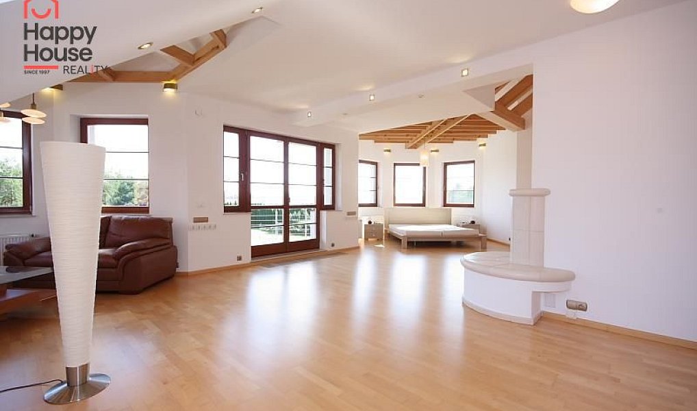 Pronájem domu 310 m² s pozemkem 910 m², Praha – náhled fotky 4