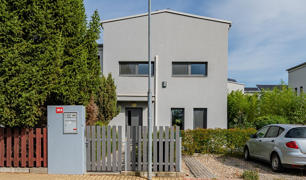 Prodej bytu 4+kk 93 m², Jinočany – náhled fotky 39