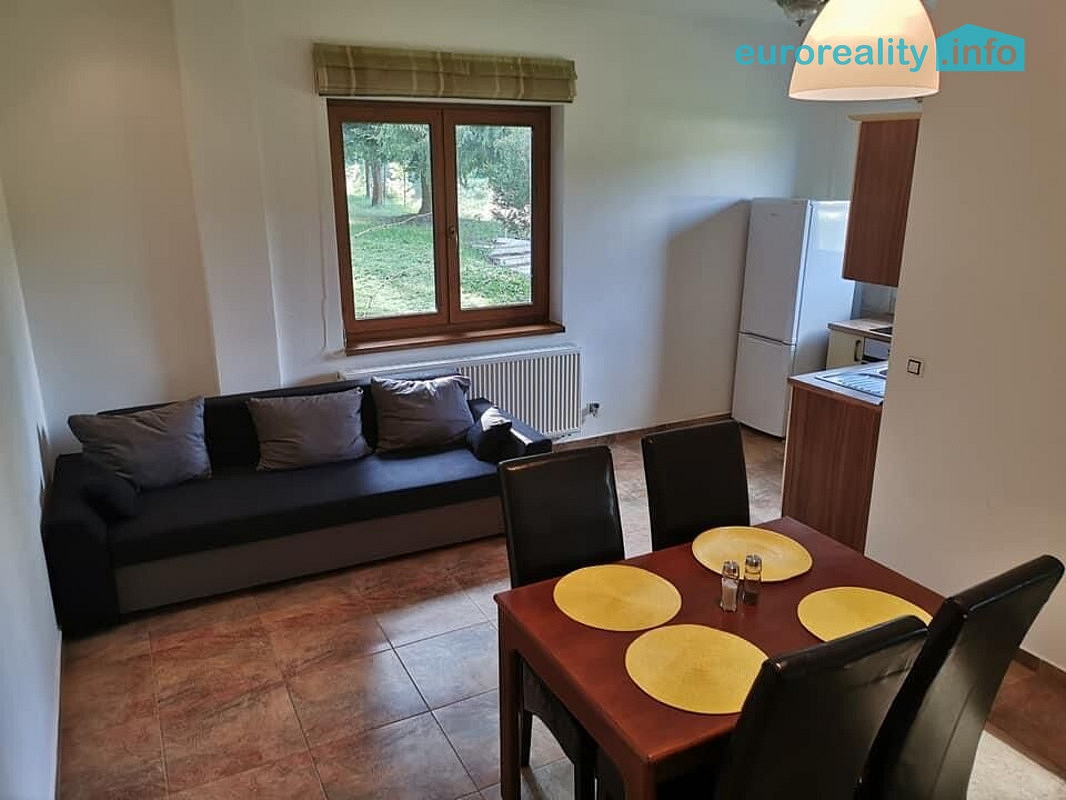 Pronájem domu 200 m² s pozemkem 400 m² — photo 3
