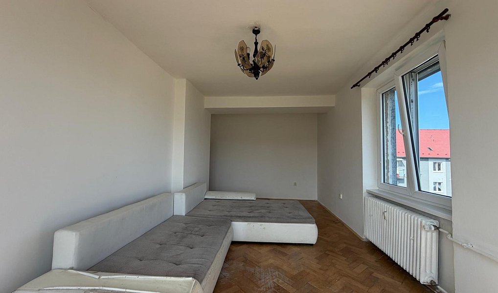 Pronájem bytu 2+1 52 m², Jirkov – náhled fotky 2