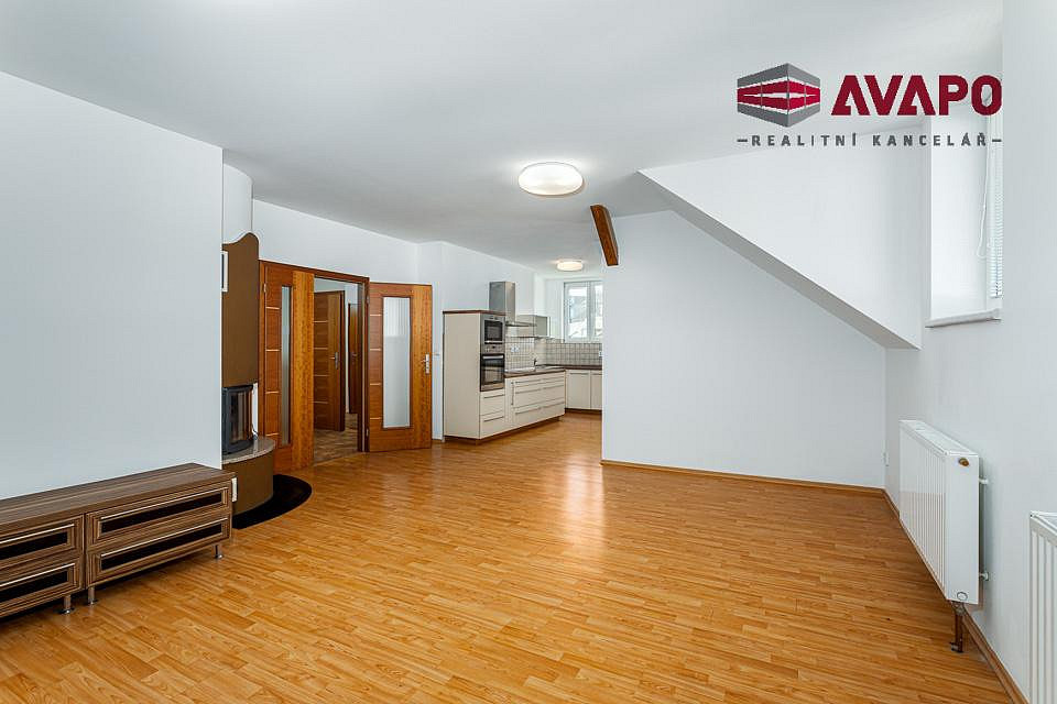 Pronájem bytu 3+1 97 m² – fotografie 3