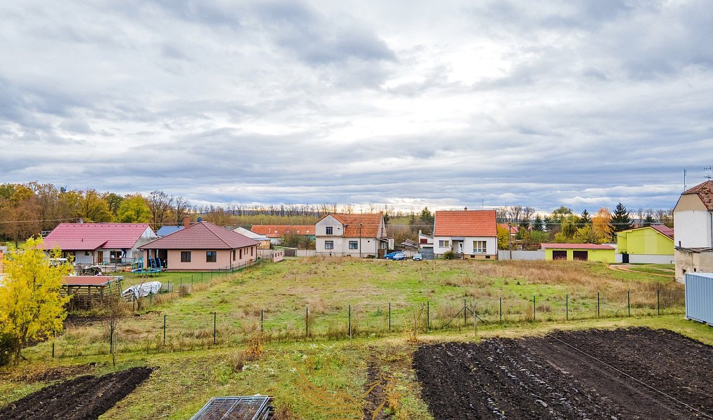 Prodej stavebního pozemku 1 804 m², Březí – náhled fotky 3