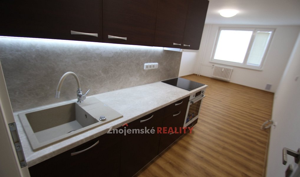 Pronájem bytu 1+kk 30 m², Znojmo – náhled fotky 2