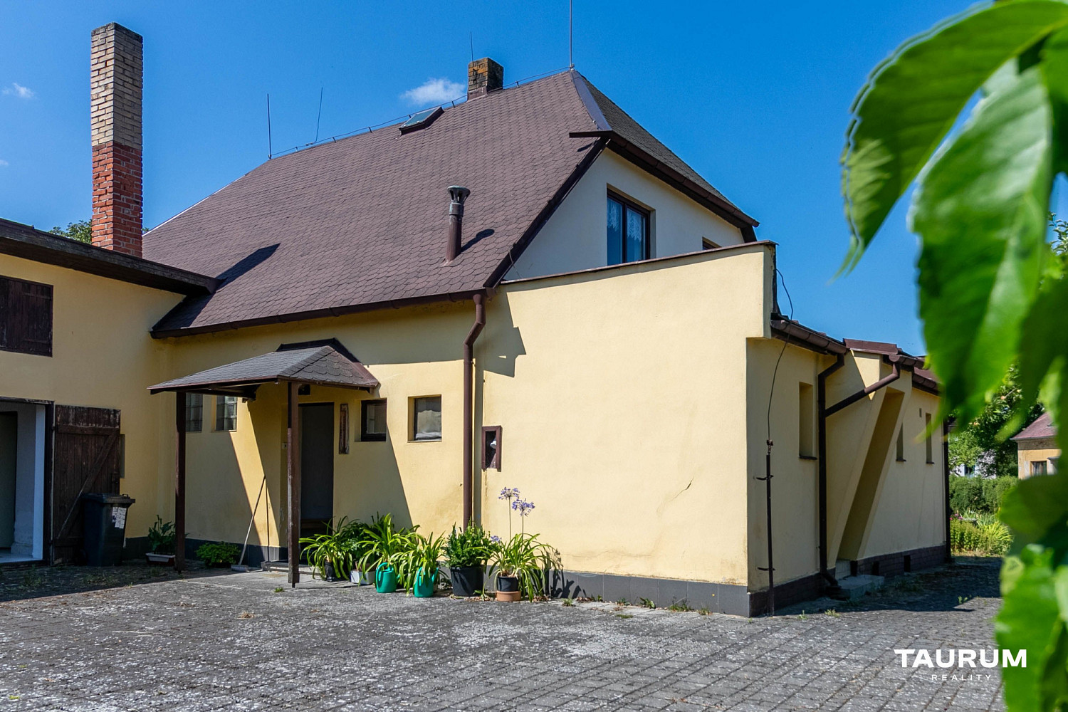 Prodej domu 183 m² s pozemkem 1 996 m²