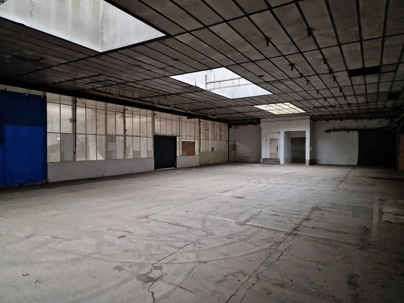 Pronájem výrobních prostor 500 m² – pohled 3