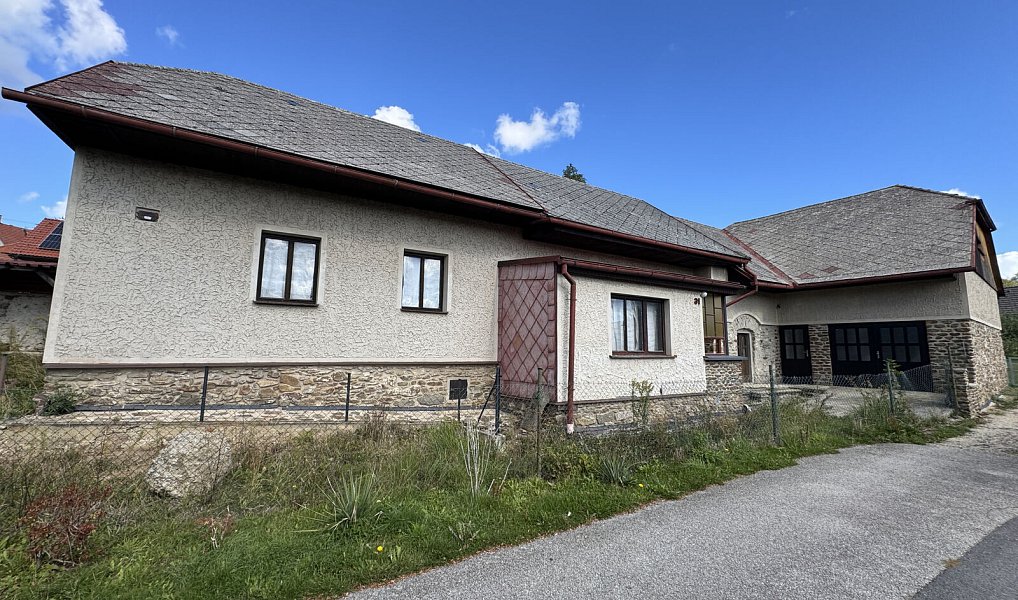 Prodej domu 150 m² s pozemkem 410 m², Dvory – náhled fotky 2